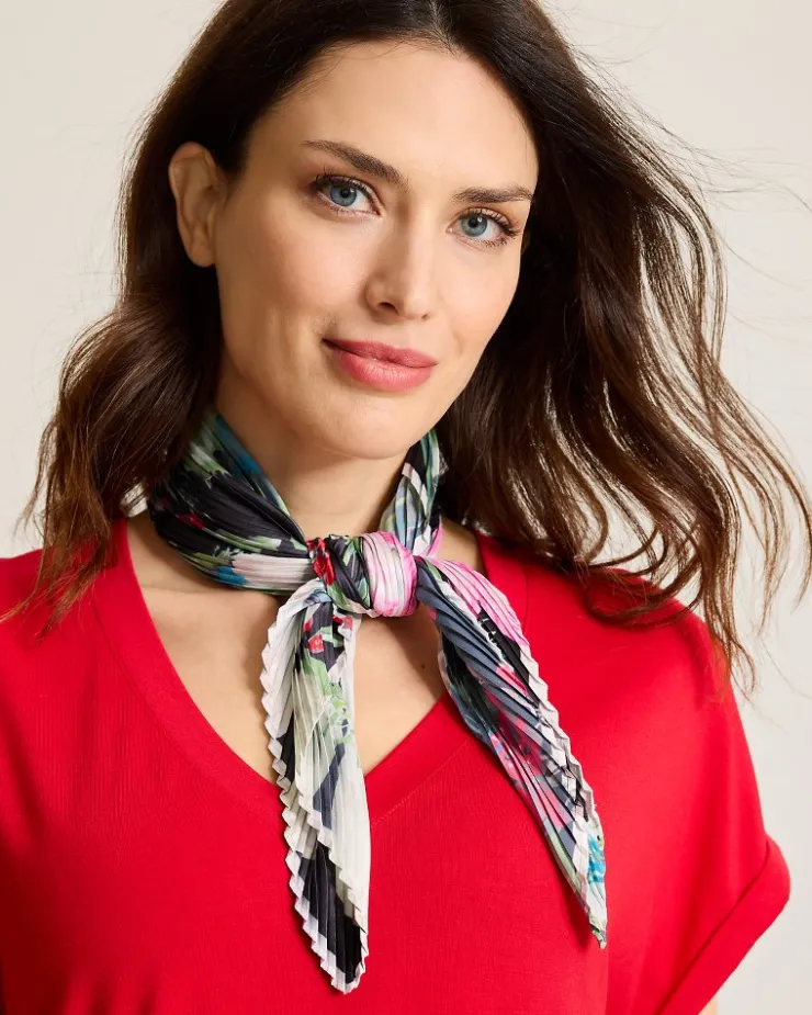 Women Tommy Bahama Scarves & Wraps<Amaryllis Pleated Diamond Scarf