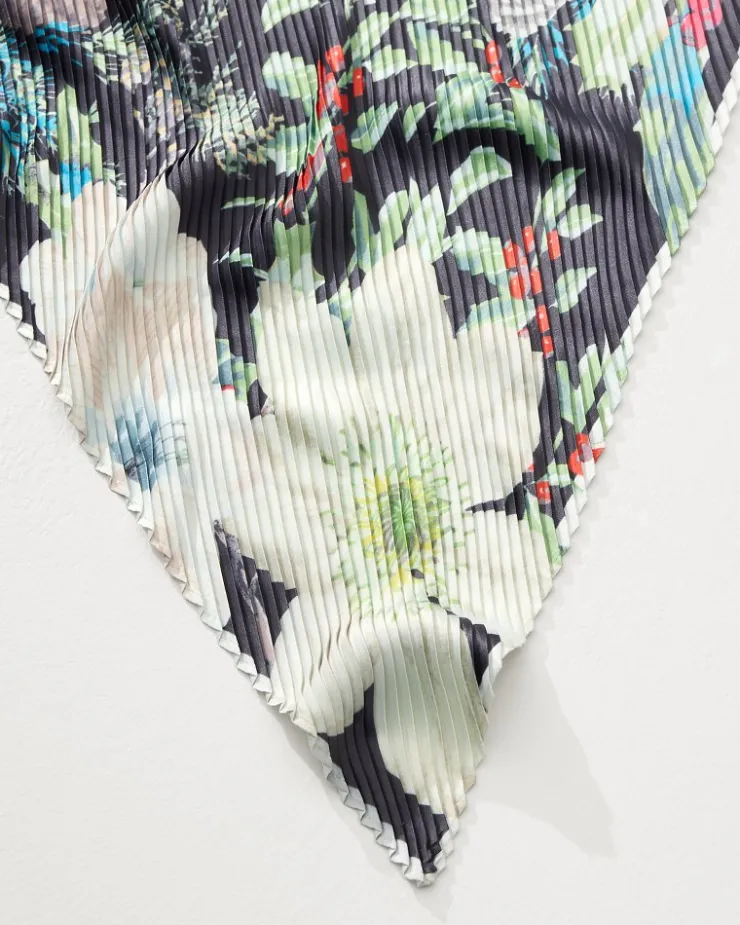 Women Tommy Bahama Scarves & Wraps<Amaryllis Pleated Diamond Scarf